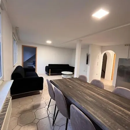 Helle 80qm Mit Weitem Ausblick * Essen