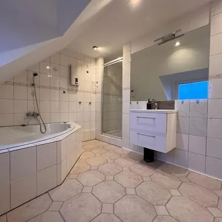 Helle 80qm Mit Weitem Ausblick * Essen