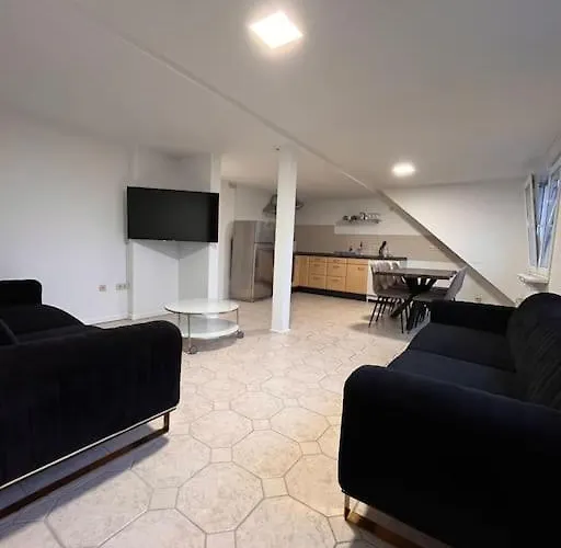 Helle 80qm Mit Weitem Ausblick 公寓